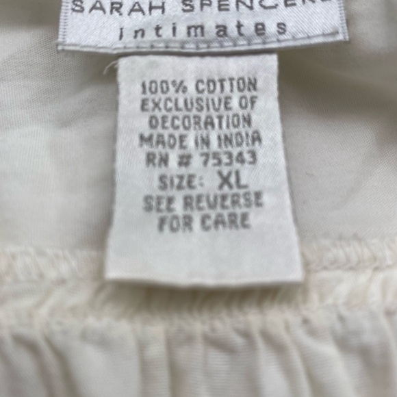 FLORAL EMBROIDERED NIGHTGOWN NWOT - Picture 6 of 7